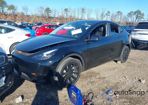 2023 Tesla Model Y Awd/Long Range Dual Motor All-Wheel Drive из США, поврежденный, VIN 7SAYGDEE7PF882745